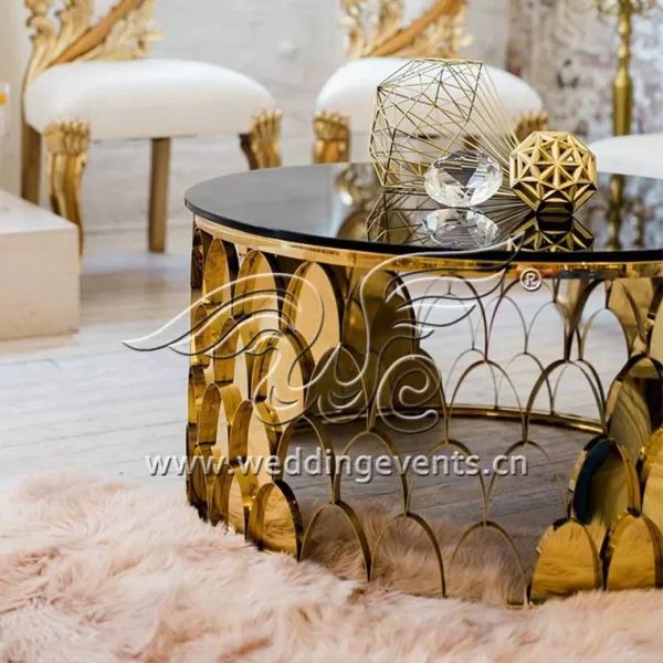 Gold Cake Table