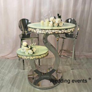 decorate wedding cake table