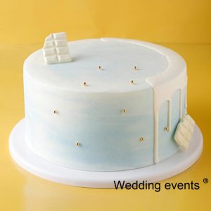 Artificial cake for display
