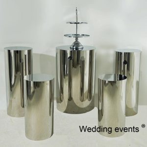 Flower pillars wedding
