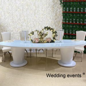 oval wedding table