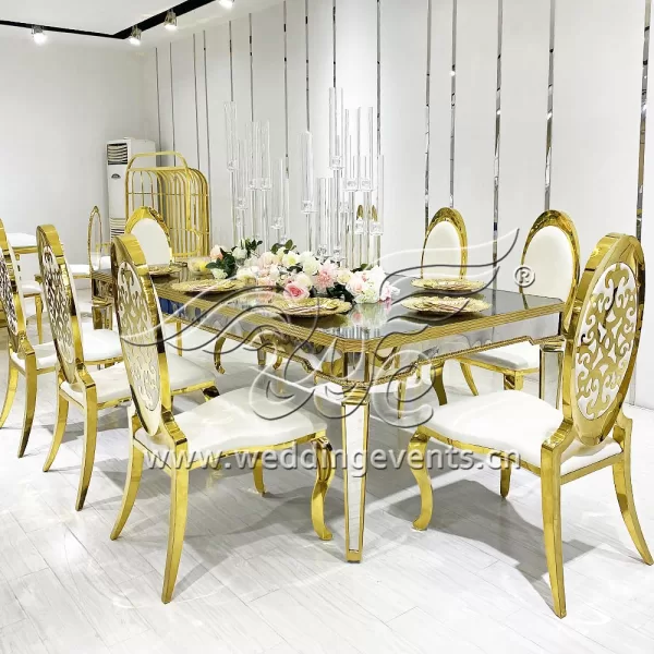 Wedding dinner table