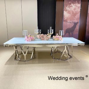 silver wedding table