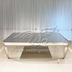 Wedding banquet table