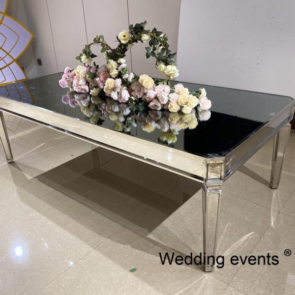 Wedding banquet table