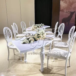 Serpentine Table Wedding
