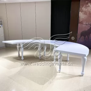 Serpentine Table Wedding