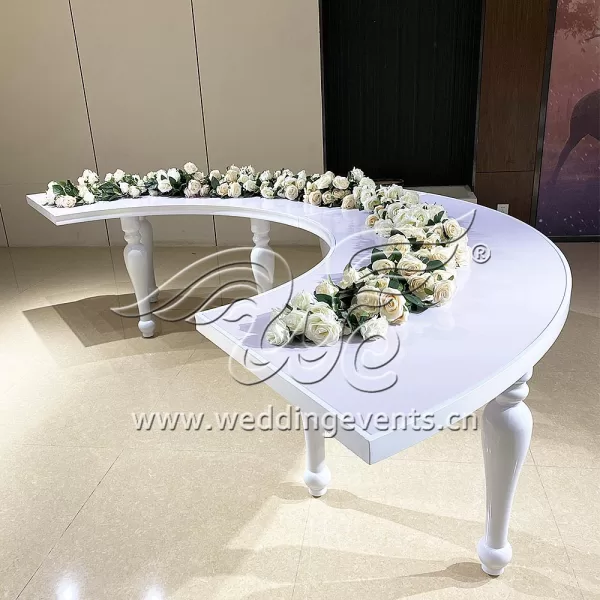 Serpentine Table Wedding