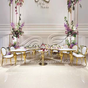 Curved tables for events