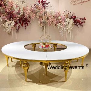 Curved tables for events