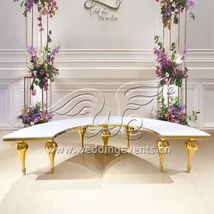 Curved tables for events