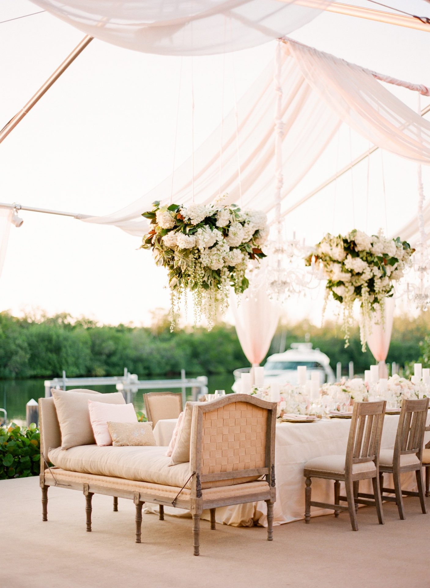 10 Wedding Chair Ideas