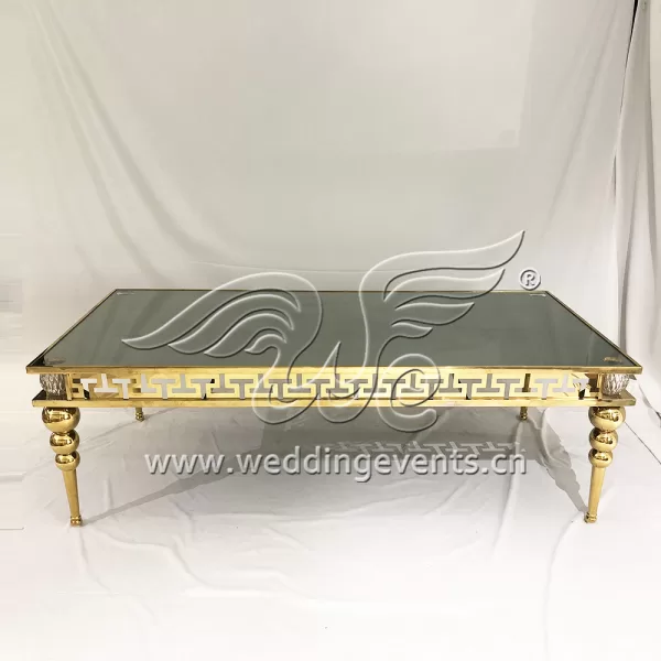 Gold table wedding