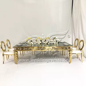 Gold table wedding