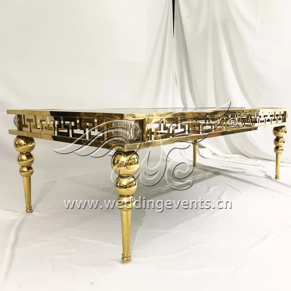 Gold table wedding