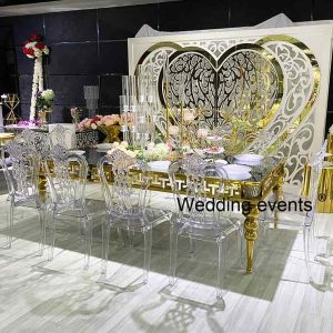 Gold table wedding