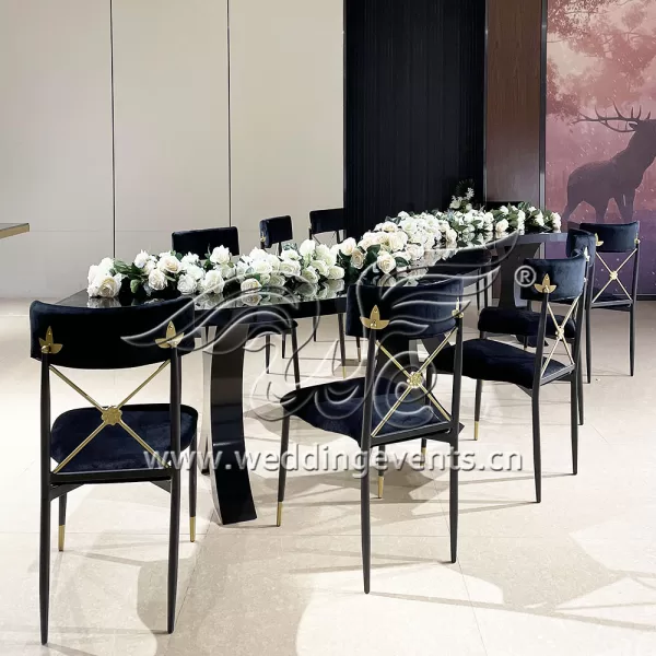 Serpentine Banquet Tables