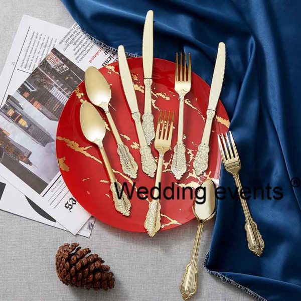 Gold cutlery set