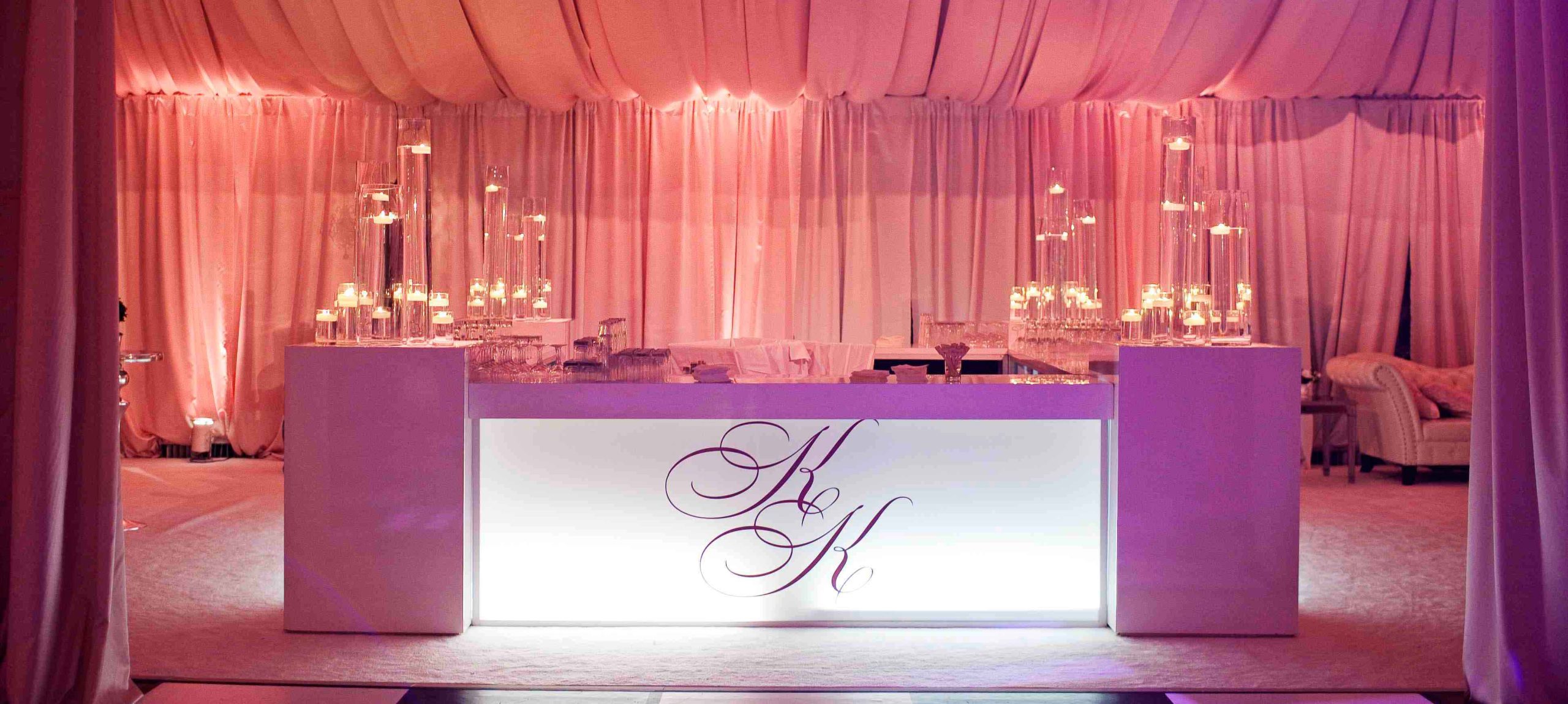 How to Decorate Wedding Bar