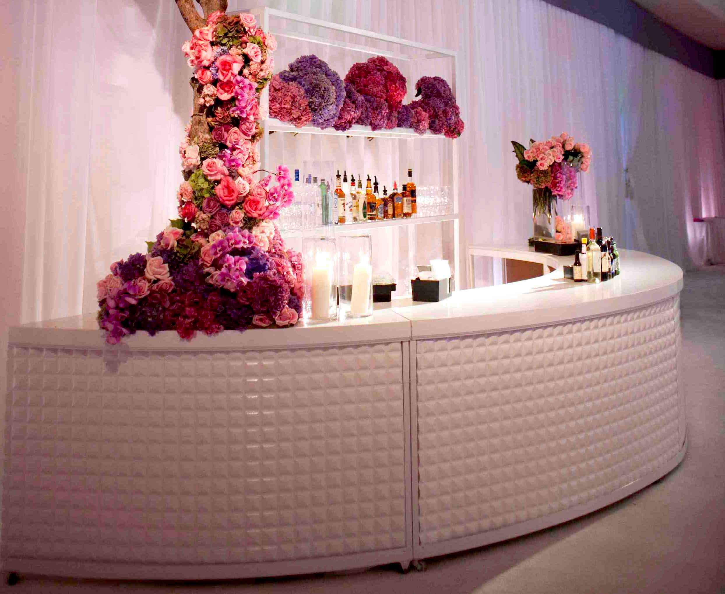 How to Decorate Wedding Bar
