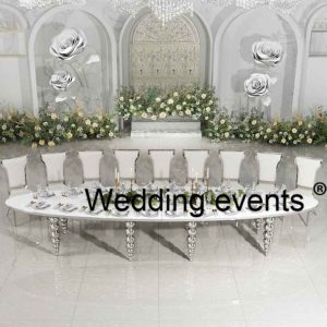 Silver oval wedding table