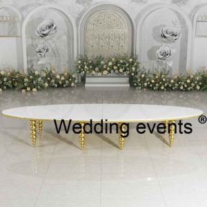 Wedding oval table