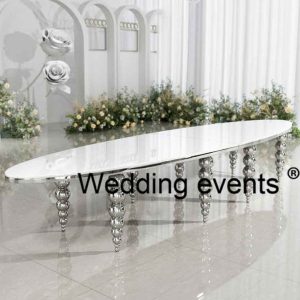 Silver oval wedding table