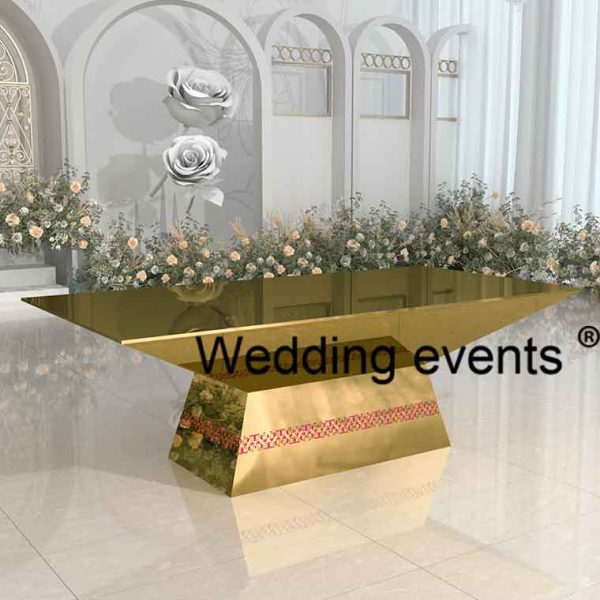 Kings table wedding