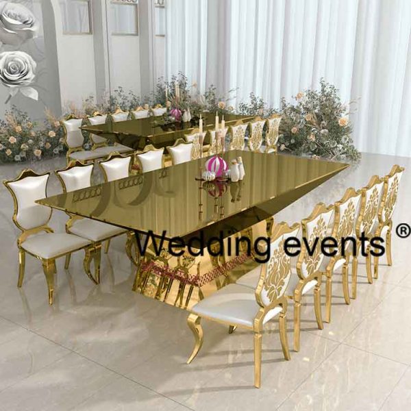 Kings table wedding