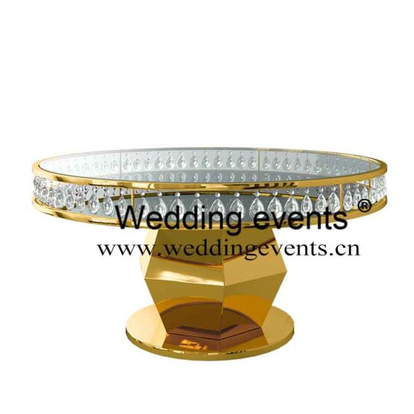 Wedding table with crystal