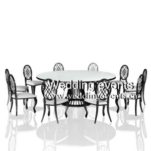 Round table restaurant