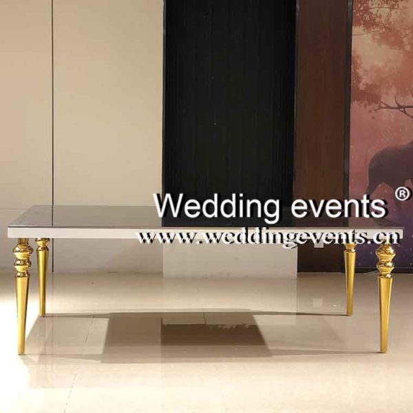 Black and gold wedding tables