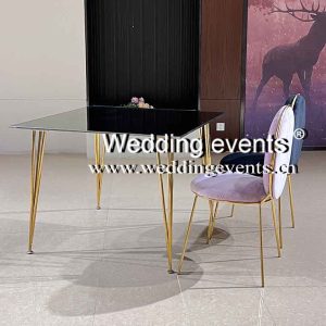 Square restaurant tables