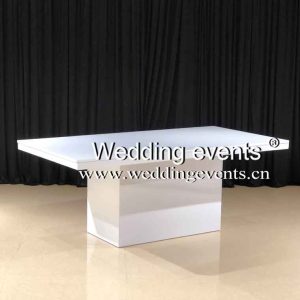 Restaurant supply tables