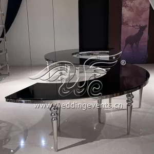 Serpentine tables for rent