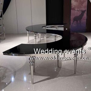 Serpentine tables for rent