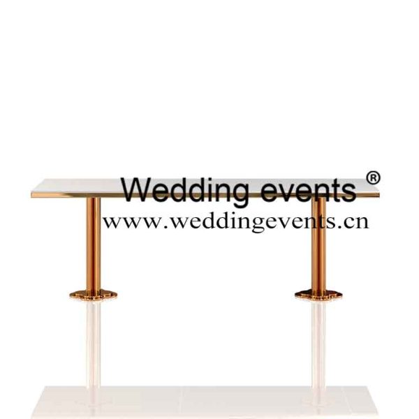 Rose gold wedding table