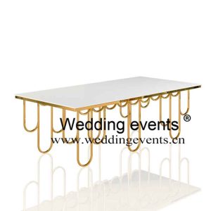 Banquet dining table