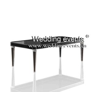 Banquet style table
