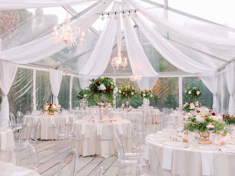 Gorgeous Lucite Wedding Decor Ideas