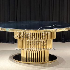 Round Dinner Tables