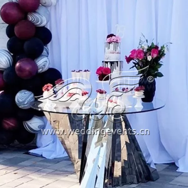 Twisted Shape Cake Table