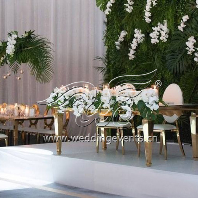 The Perfect Table and Chairs