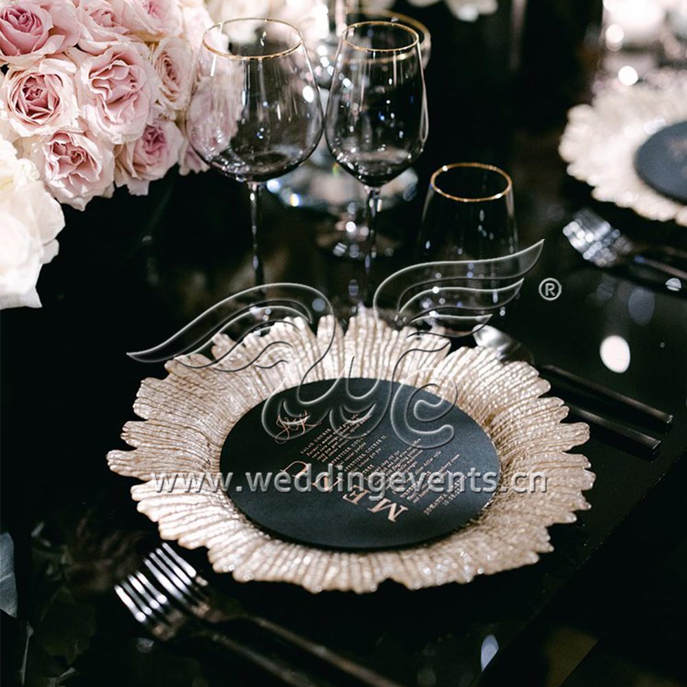 What is a Charger for a Wedding