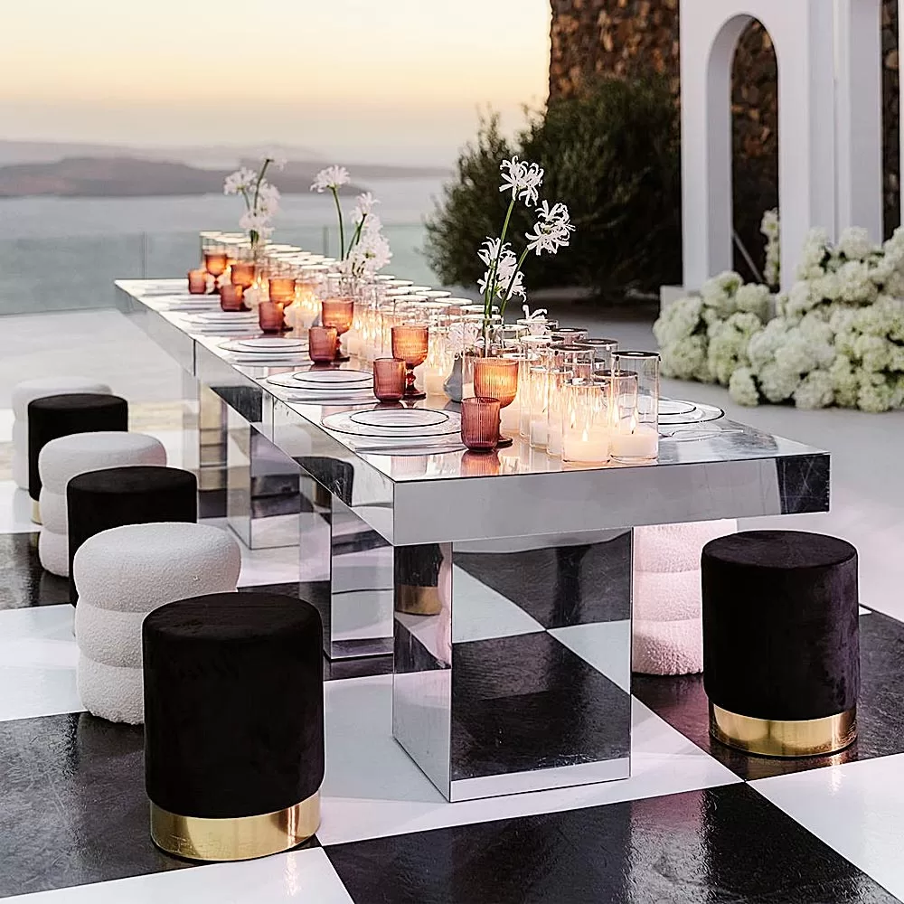 Mirror-Topped Tables Add a Touch of Royalty to Wedding Decor