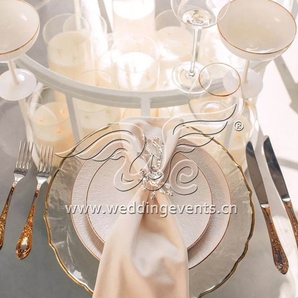 Layering Chargers and Plates