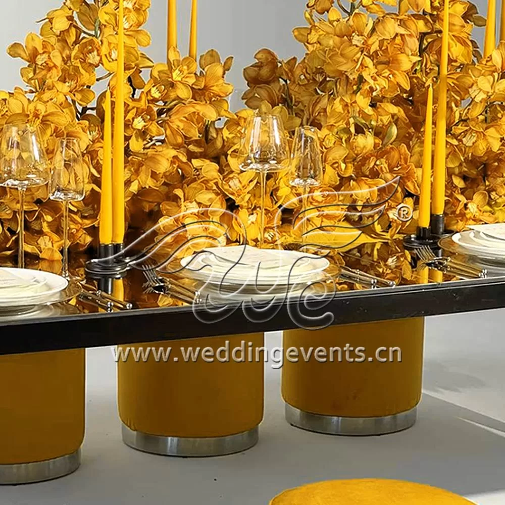 Jump Into Autumn With Yellow Palettes