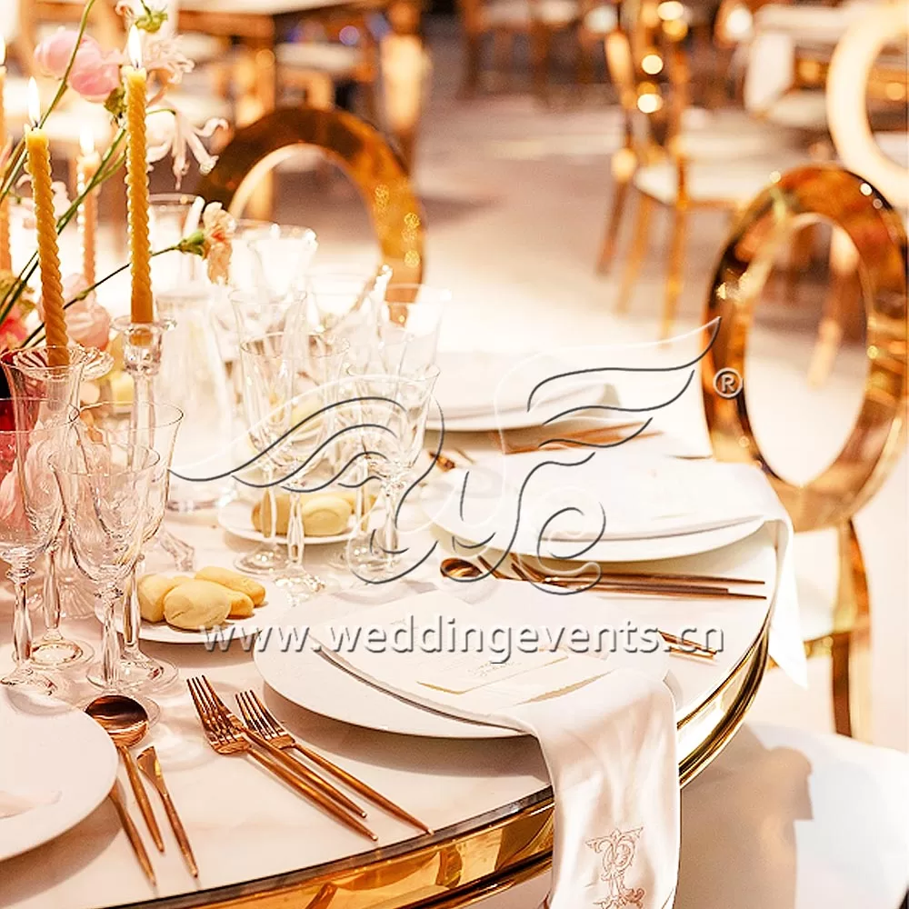 Metallic Wedding Color Palettes That Dazzle and Shine